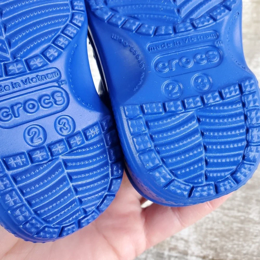 Crocs Classic Clogs Toddler 2 / 3 Navy Blue Rubber Slingback Round Toe